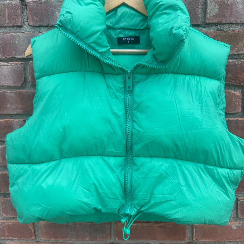 Ny threads Green cropped Puffer Vest size large